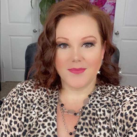 Meet your Posher, Carol - Picture 1 of 1